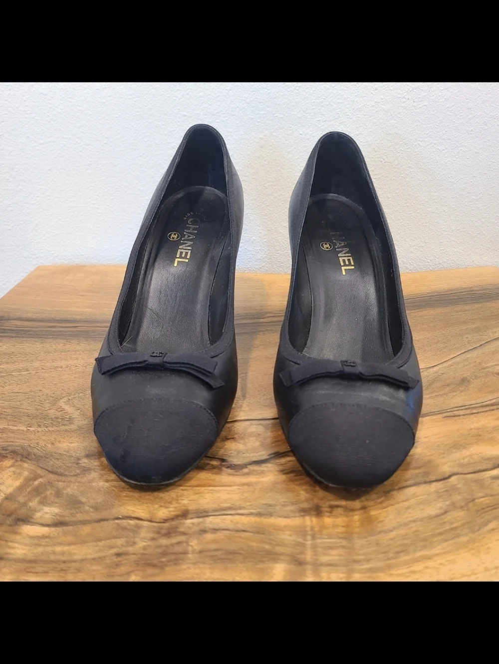 Chanel Black Leather Bow Cap Pump Heels